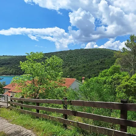 Διαμέρισμα Naturalia Krnica
